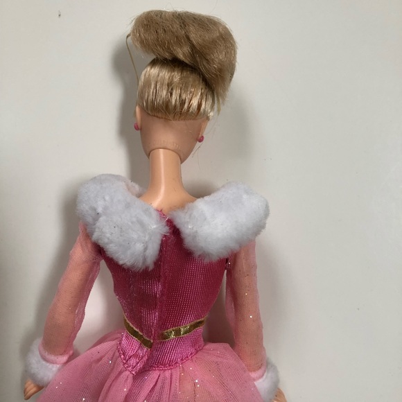 ⭐️Host Pick⭐️ - Jewel Skating Barbie - Picture 4 of 11